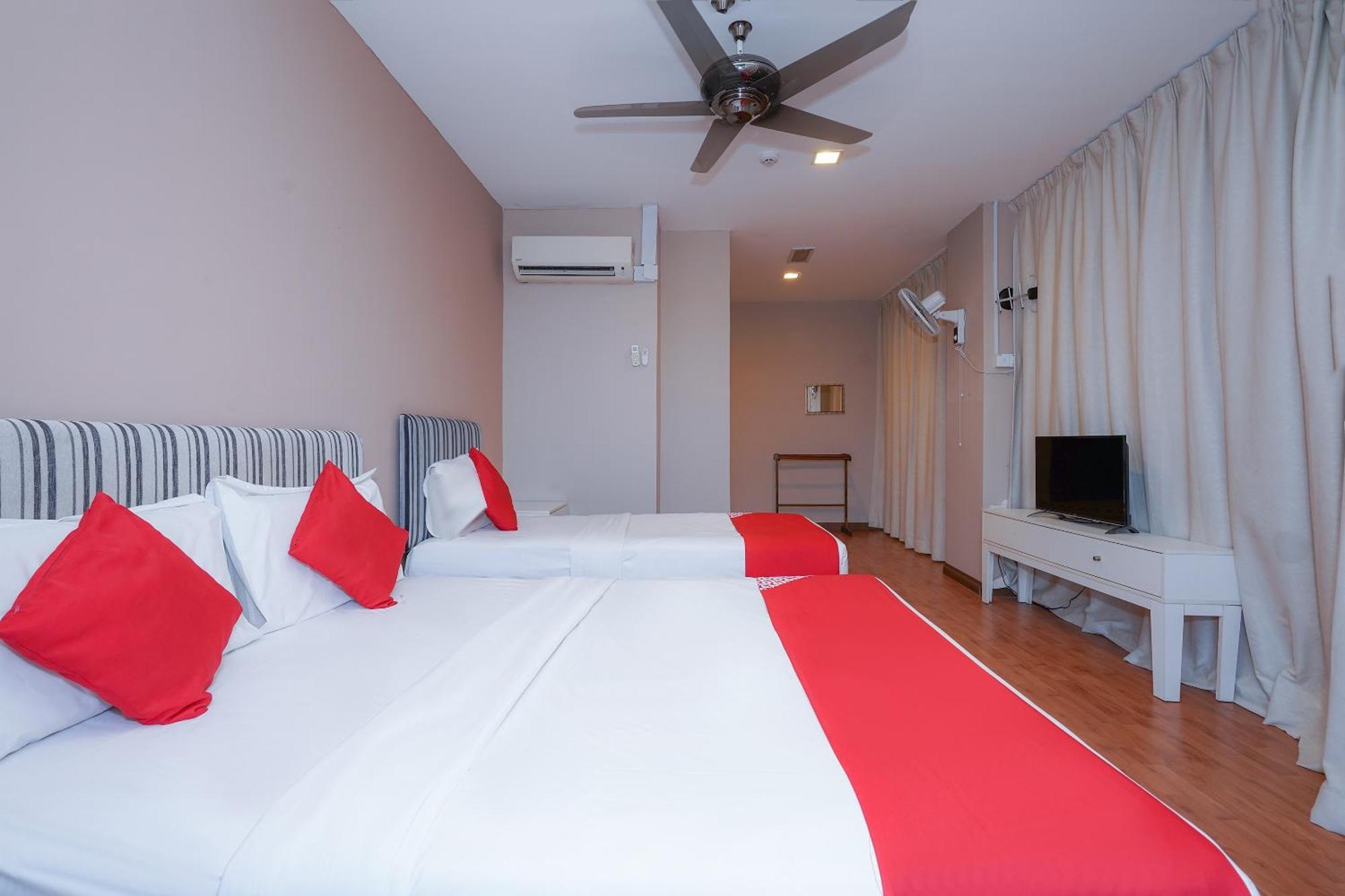 Oyo 90100 Gateway Hotel Bangi