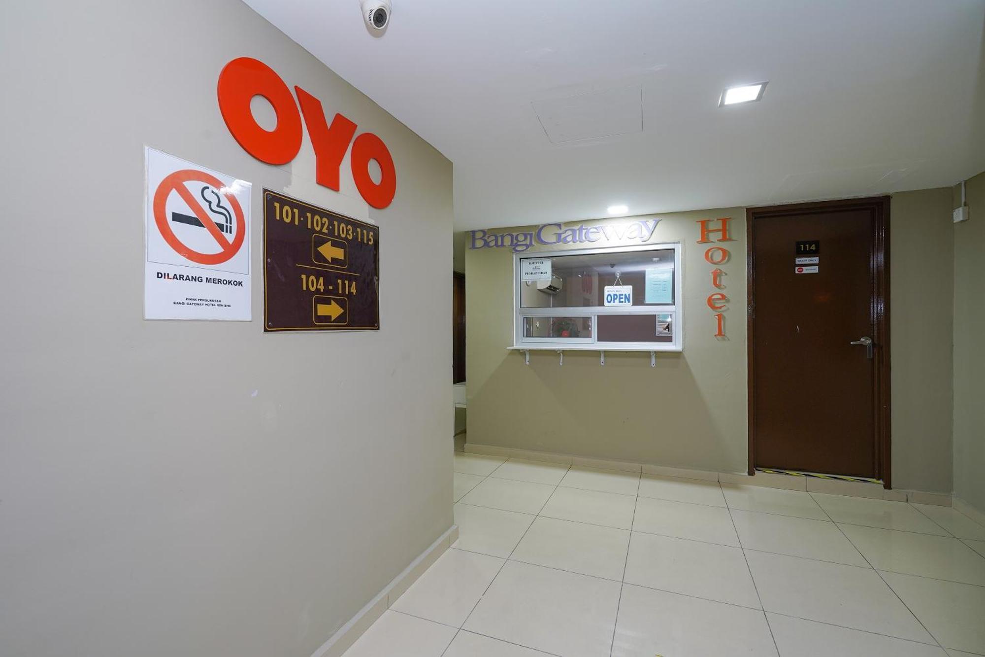 Oyo 90100 Gateway Hotel 2*