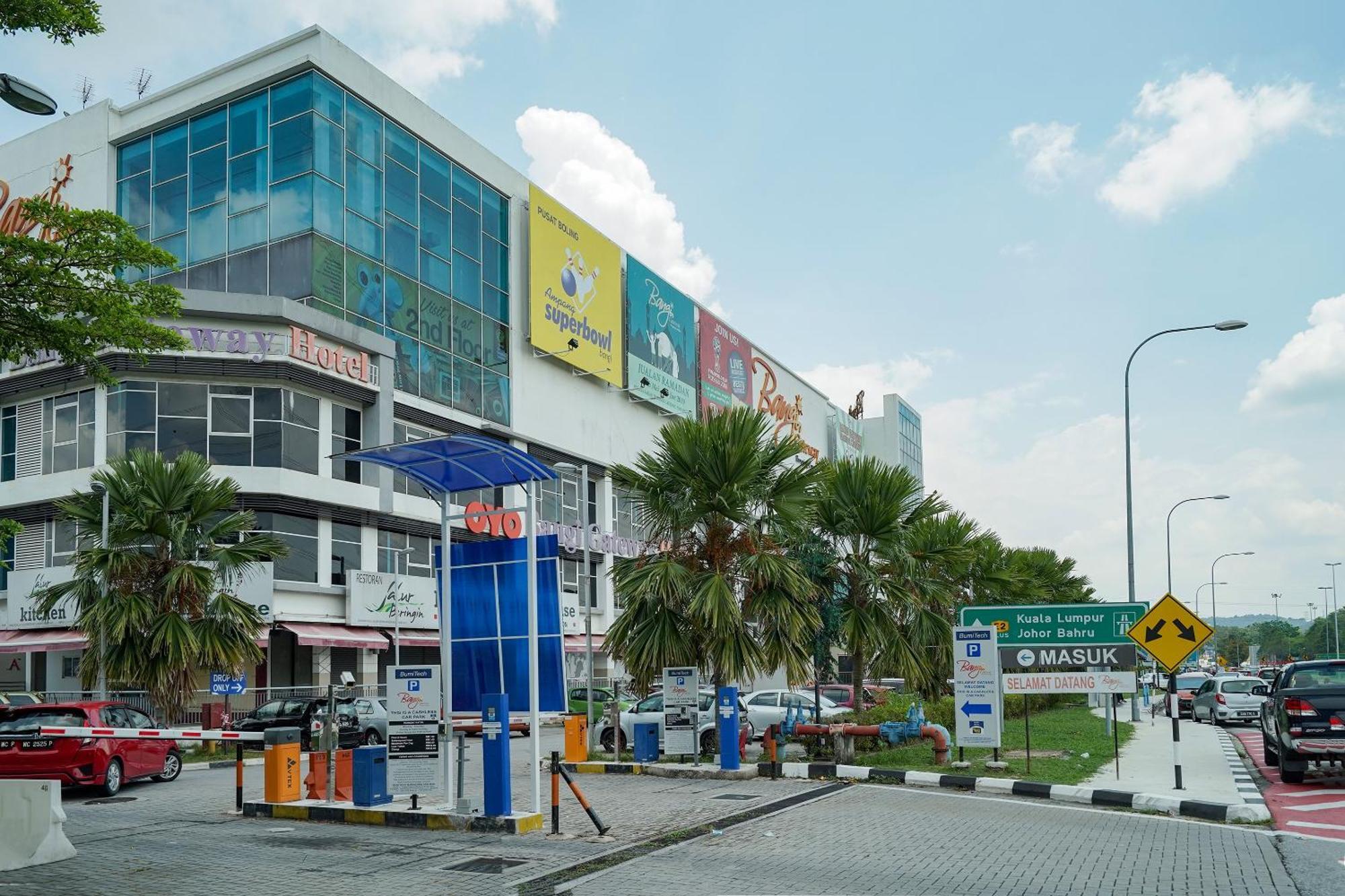 Hotel Oyo 90100 Gateway 2*