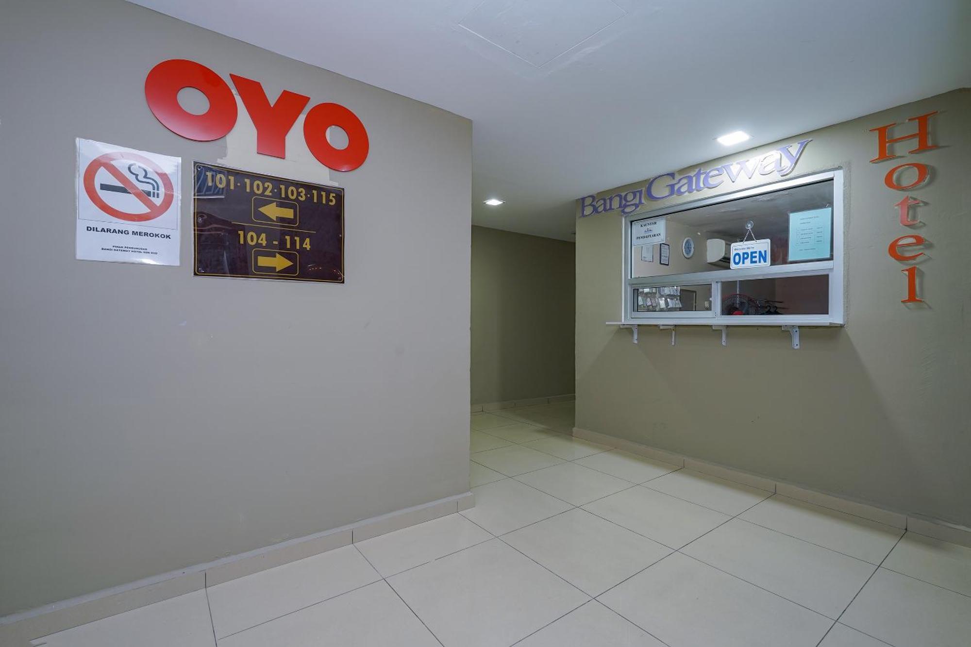 Oyo 90100 Gateway 2*
