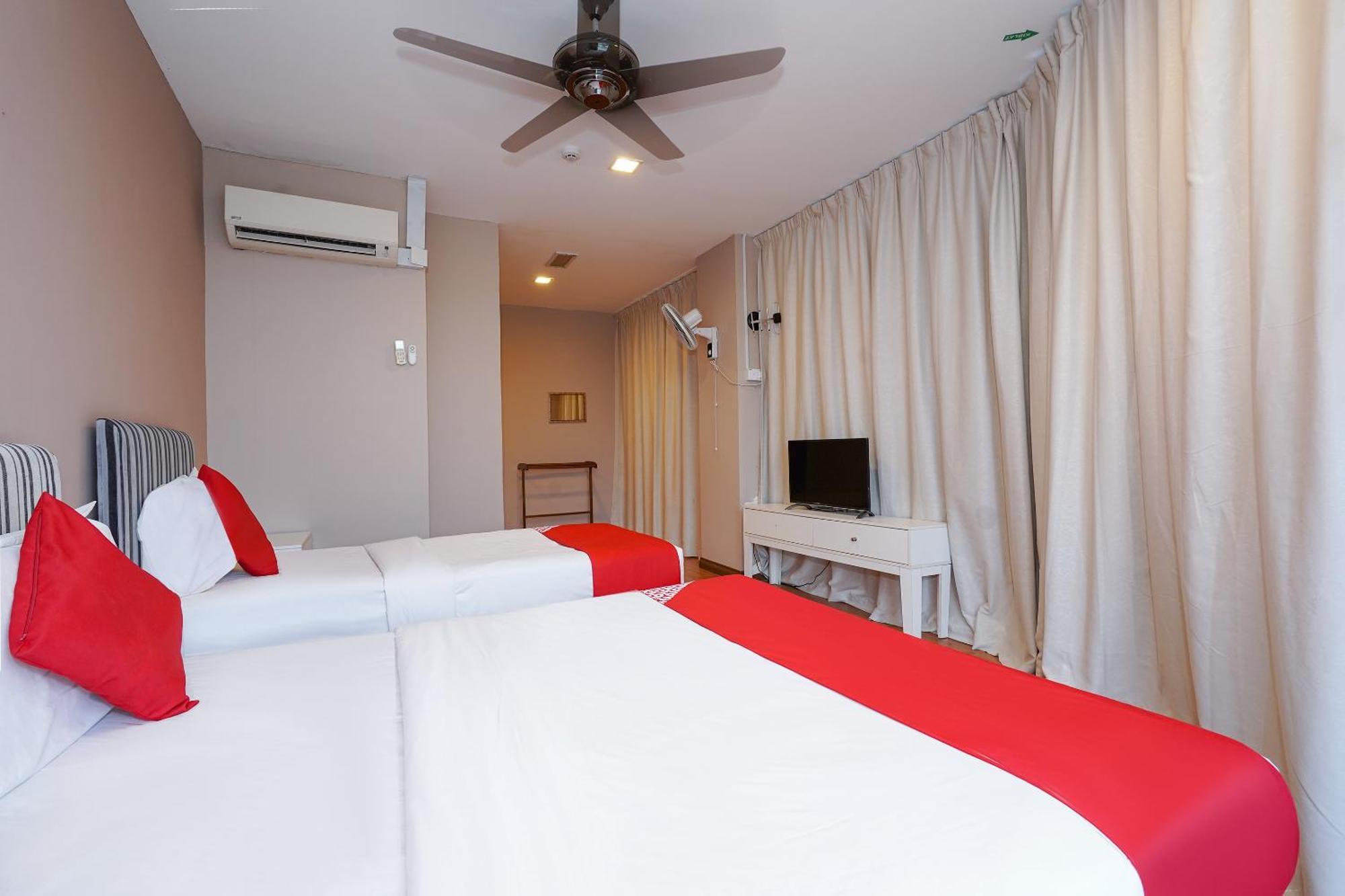 Hotel Oyo 90100 Gateway