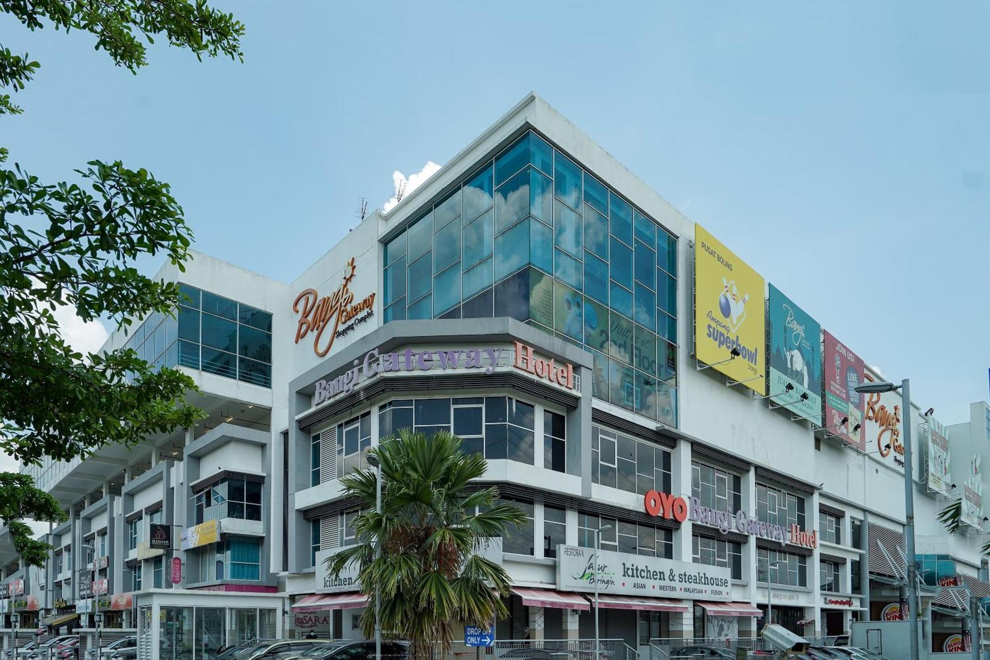 Hotel Oyo 90100 Gateway 2*