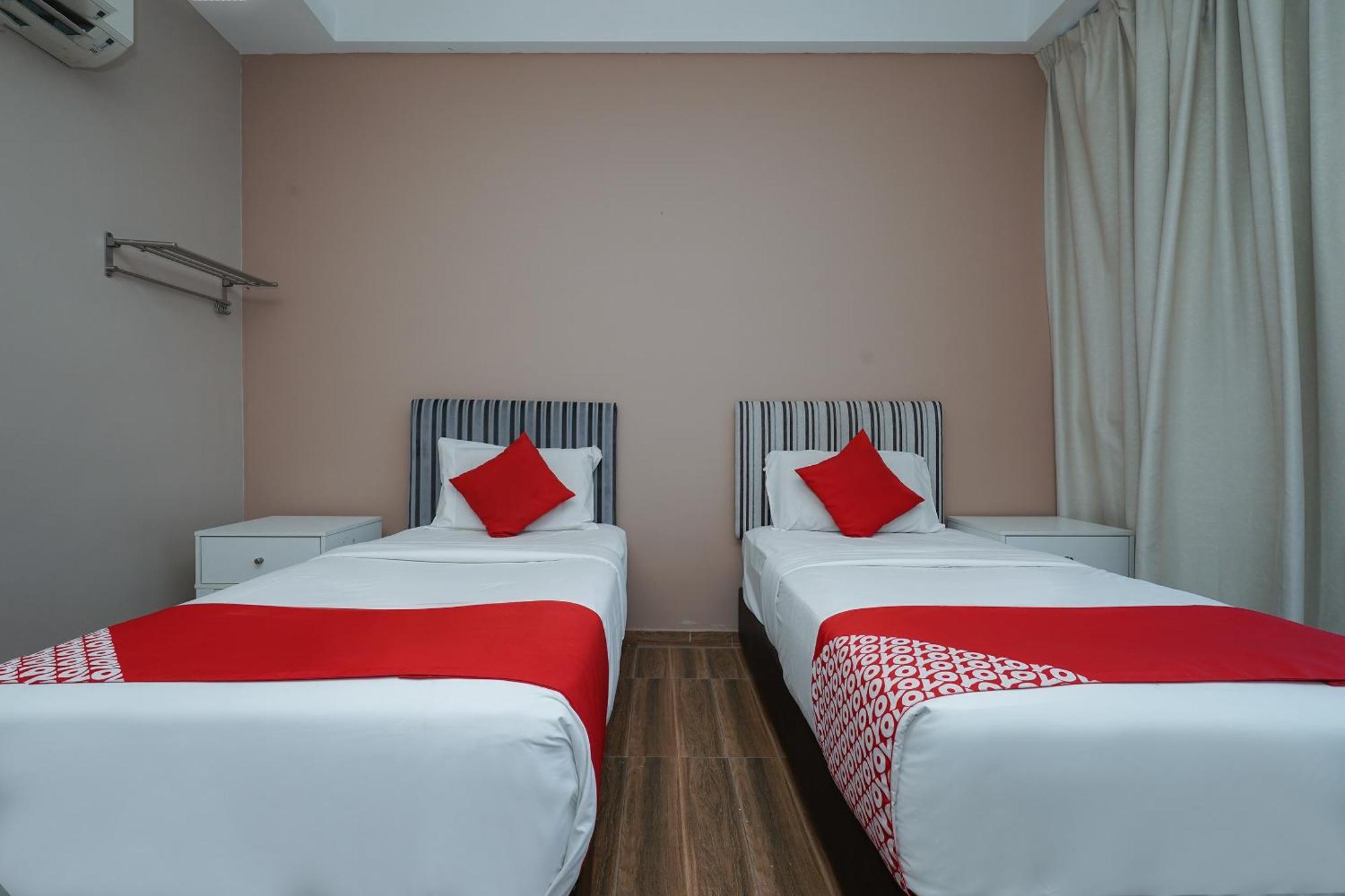 Oyo 90100 Gateway Hotel 2*
